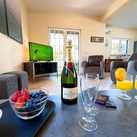 Sarah By Becherish Villa *